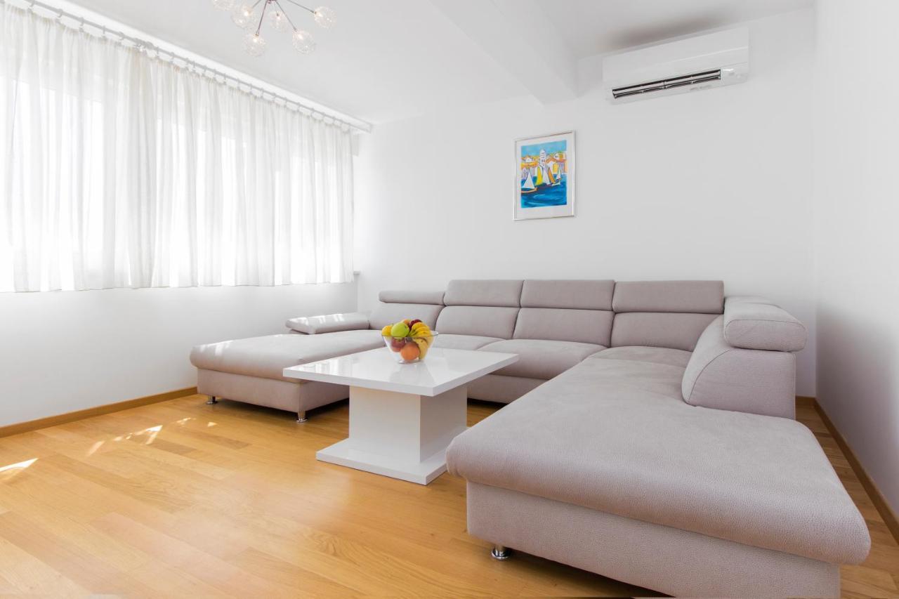 Apartment Royal II โวดีเซ ภายนอก รูปภาพ