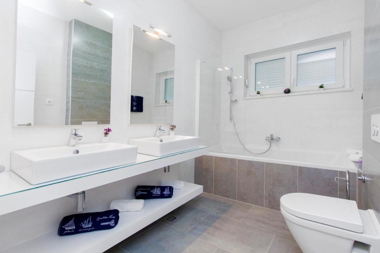 Apartment Royal II โวดีเซ ภายนอก รูปภาพ