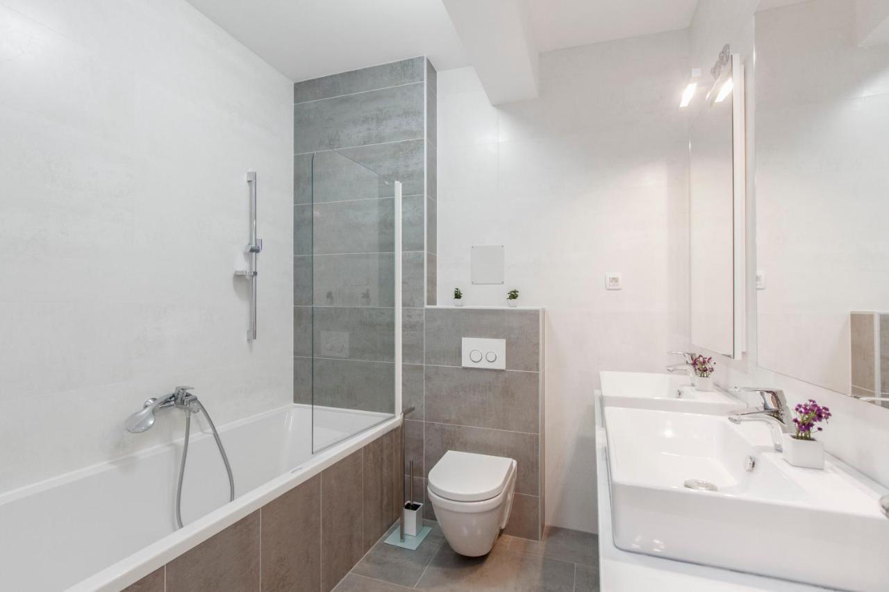 Apartment Royal II โวดีเซ ภายนอก รูปภาพ