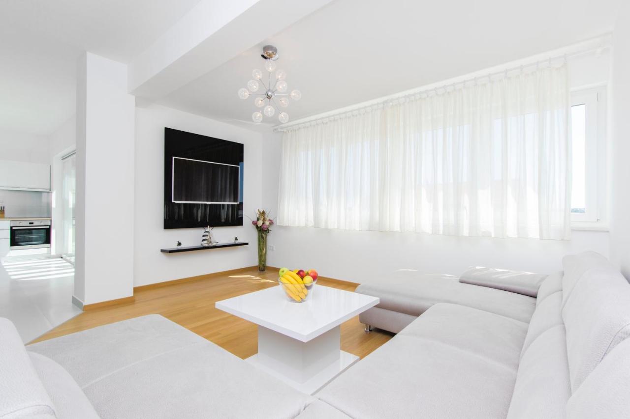 Apartment Royal II โวดีเซ ภายนอก รูปภาพ