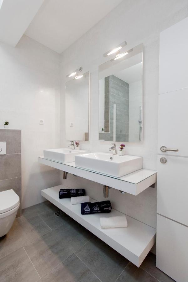 Apartment Royal II โวดีเซ ภายนอก รูปภาพ
